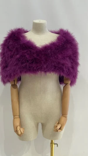 Ylma modas vestidos de fiesta, novia y comunión Capa de plumas buganvilla