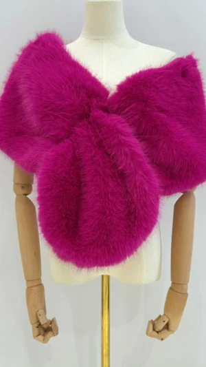 Estola de pelo fucsia