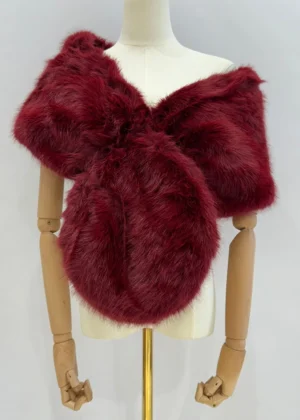 Estola de pelo granate