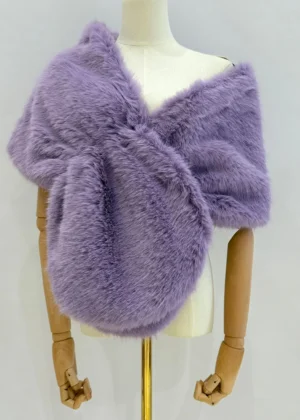 Estola de pelo lila