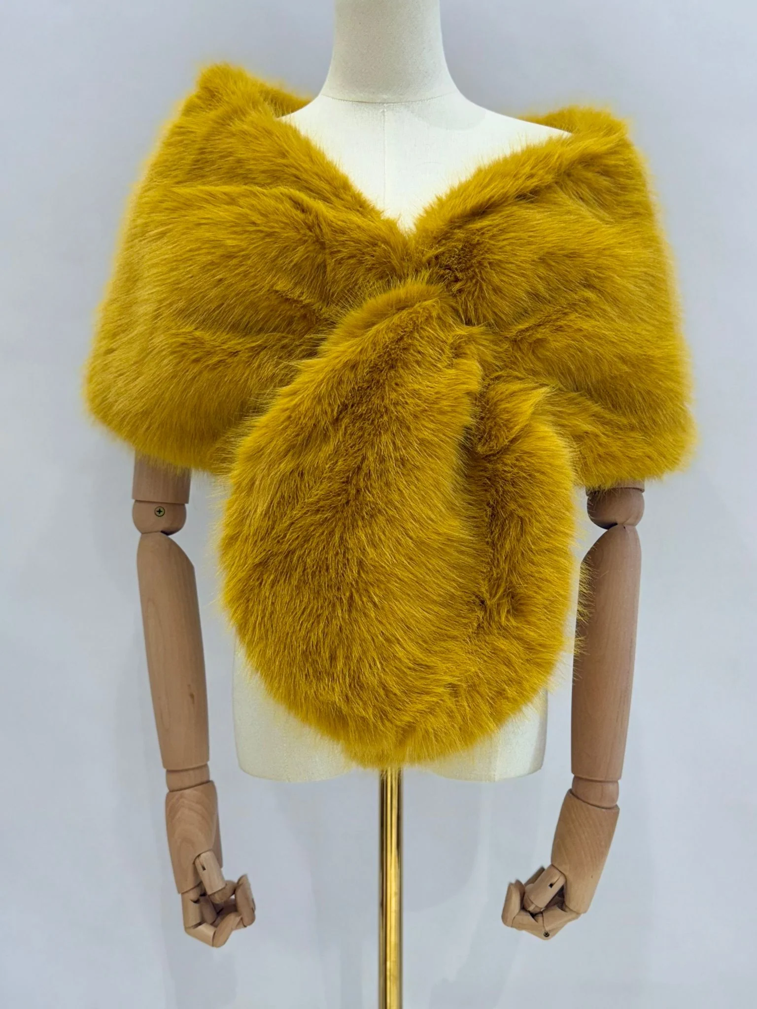 YLMA_XY236_MOSTAZA Estola de pelo mostaza