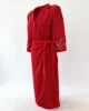 Vestido camisero rojo con puño bordado Vestido camisero rojo con puño bordado