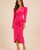 Vestido midi de crepe fucsia con drapeado y mangas abullonadas Vestido midi de crepe fucsia con drapeado y mangas abullonadas