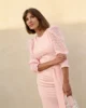Vestido midi con mangas de gasa rosa Vestido midi con mangas de gasa rosa