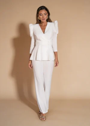 Ylma modas vestidos de fiesta, novia y comunión Conjunto blanco de crepé con chaqueta cruzada y pantalón