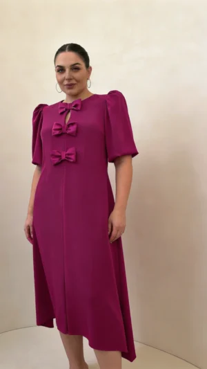 Vestido fluido con lazos