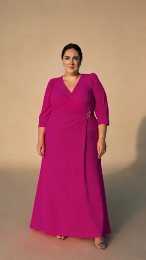 Vestido de fiesta largo drapeado con evassé fucsia
