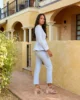 Conjunto de crepe azul bebé con chaqueta jacquard estructurada Conjunto de crepe azul bebé con chaqueta jacquard estructurada