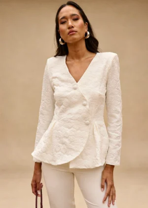 Ylma modas vestidos de fiesta, novia y comunión Conjunto de crepe blanco con chaqueta jacquard estructurada