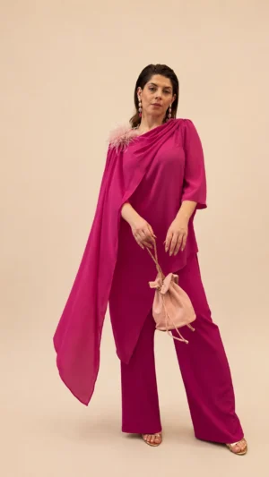 Conjunto fucsia con pañuelo de gasa
