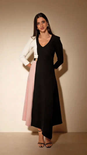 Vestido midi bicolor negro con falda de vuelo y broche joya