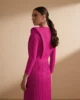 Vestido midi fucsia con flecos en cascada Vestido midi fucsia con flecos en cascada