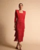 Vestido midi rojo con flecos en cascada Vestido midi rojo con flecos en cascada