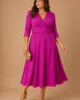 Vestido de crepé fucsia con falda de vuelo Vestido de crepé fucsia con falda de vuelo
