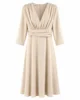 Vestido midi beige con falda de vuelo Vestido midi beige con falda de vuelo