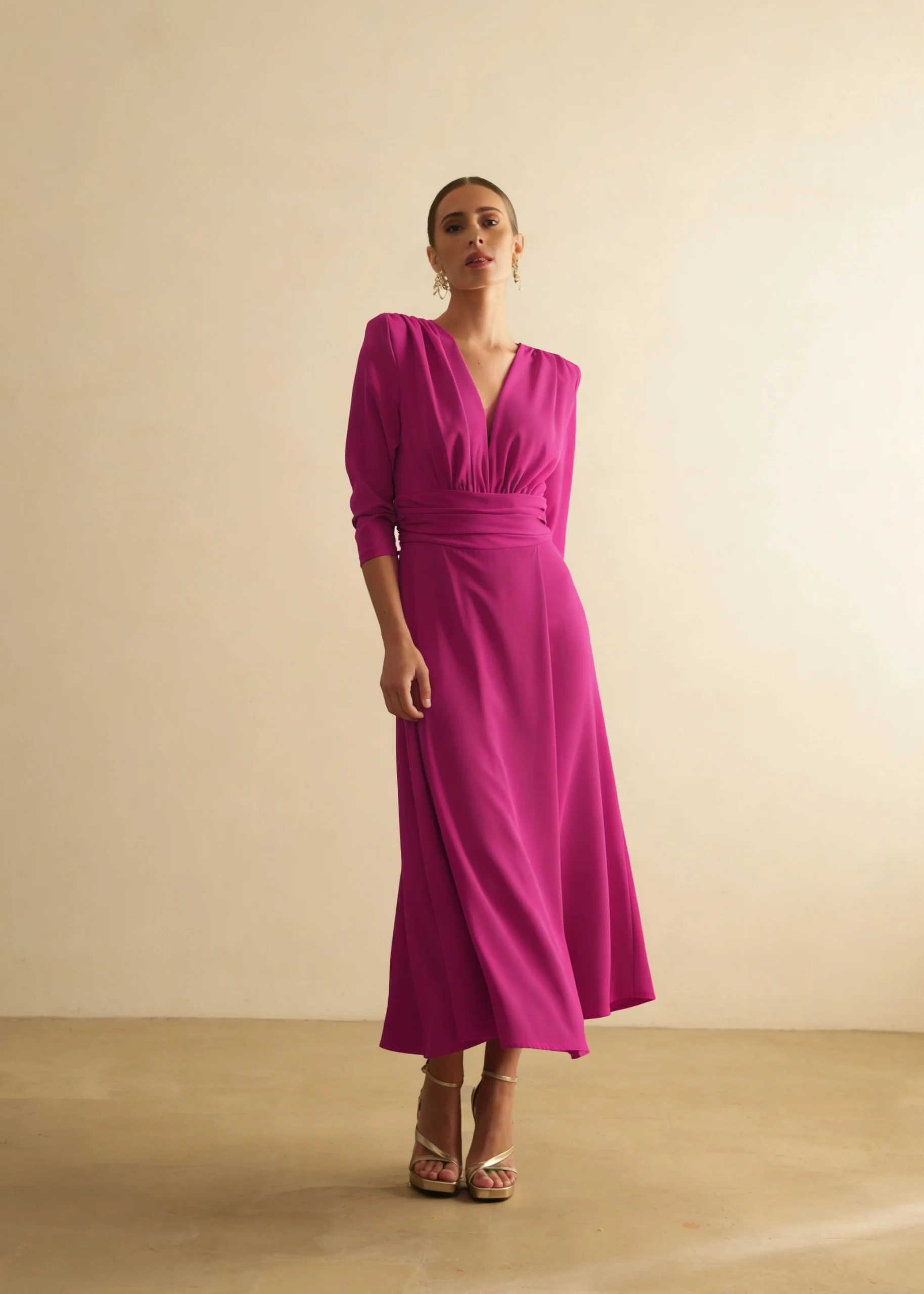 7800_fucsia copia Vestido de crepé fucsia con falda de vuelo