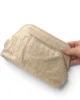 Bolso de fiesta beige acolchado con cadena dorada Bolso de fiesta beige acolchado con cadena dorada