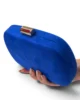 Bolso clutch redondeado azul royal de antelina Bolso clutch redondeado azul royal de antelina