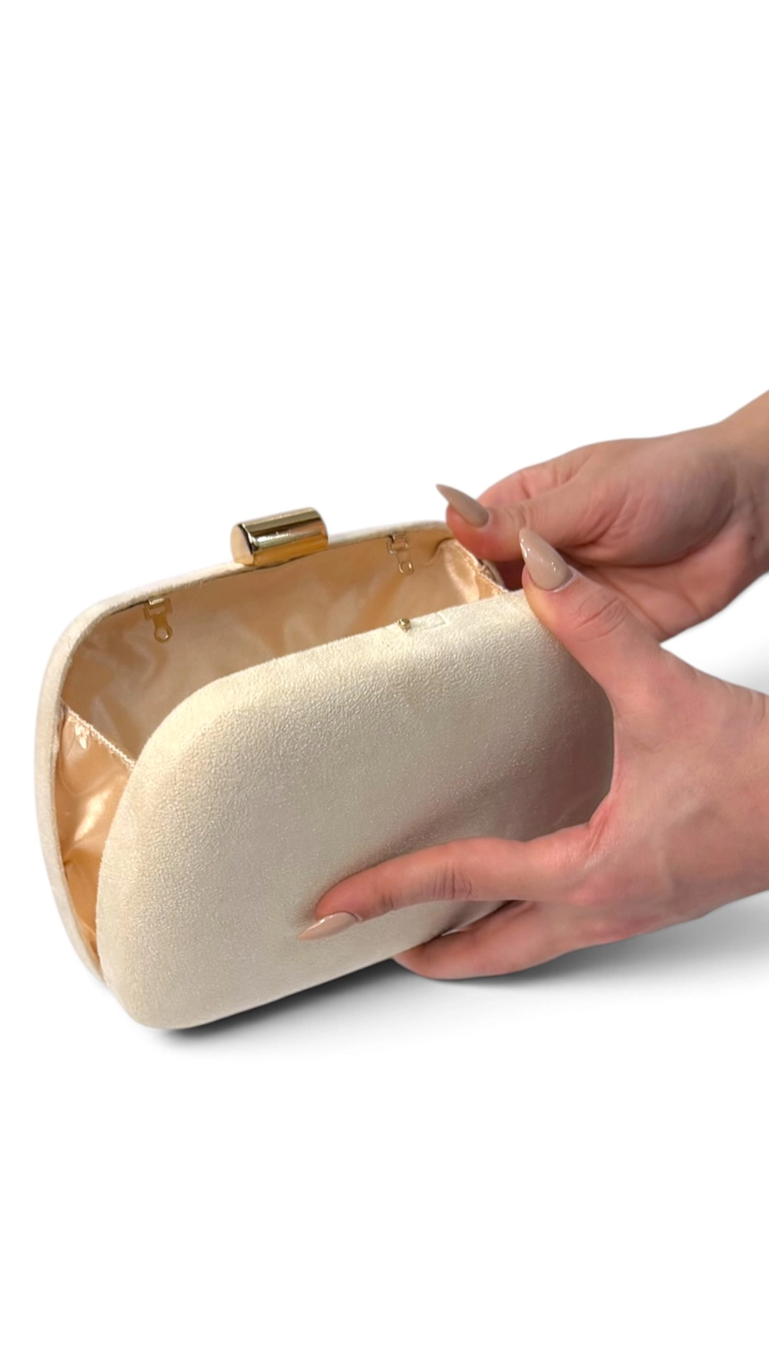 2110-37_beige (3) copia Bolso clutch redondeado beige de antelina