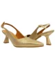 Zapato dorado con tacón bajo Zapato dorado con tacón bajo
