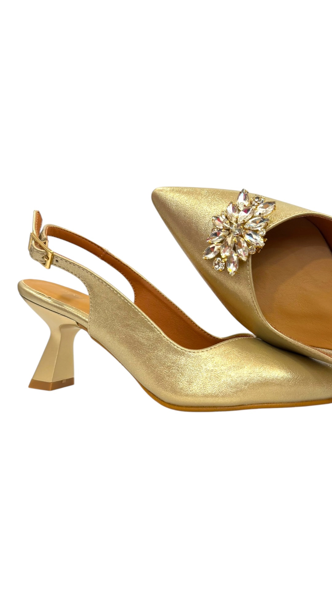 2315BD_dorado3 copia Zapato dorado con tacón bajo