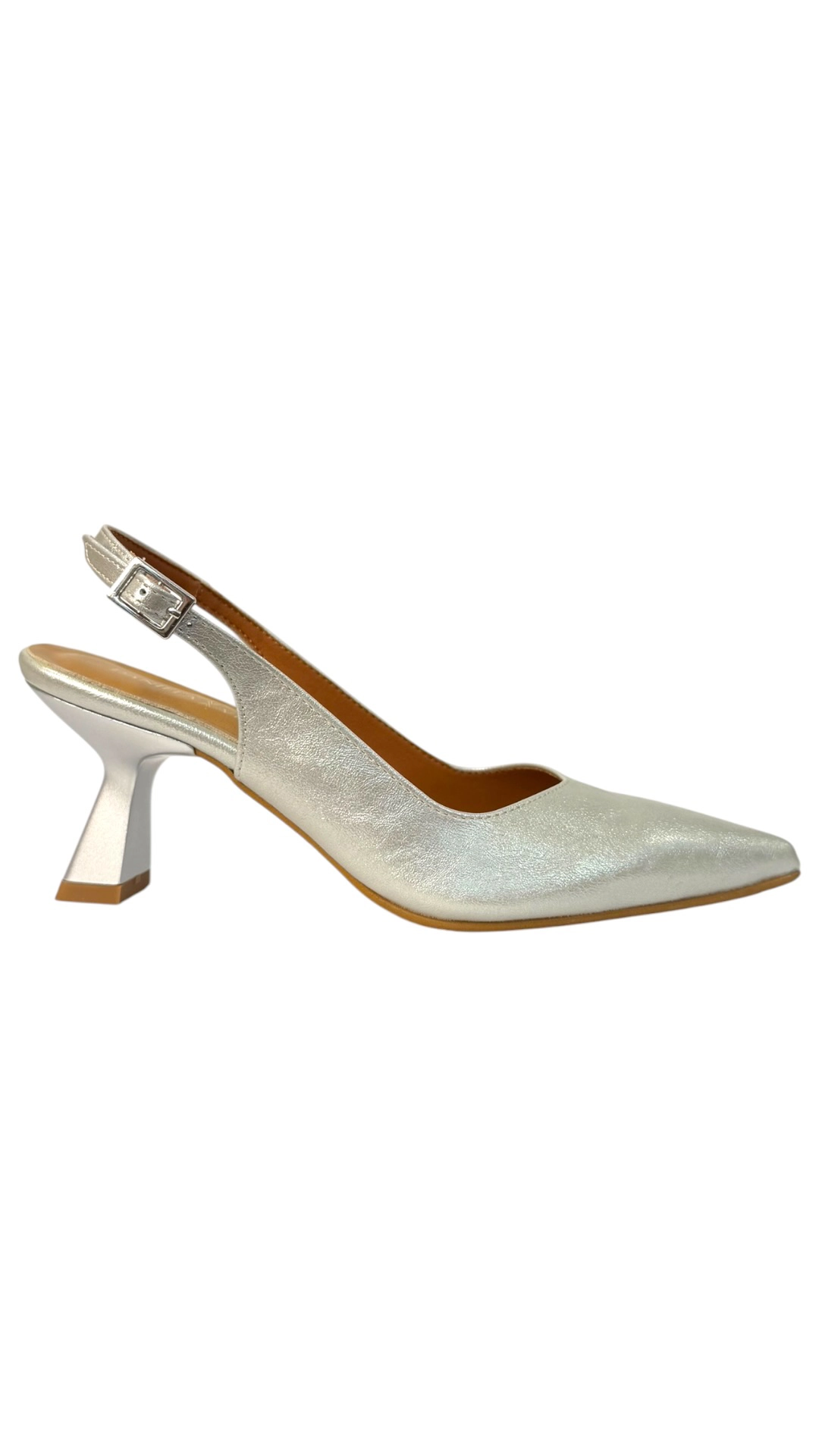 2315BD_plata copia Zapato plateado con tacón bajo