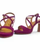 Sandalias moradas de tiras cruzadas Sandalias moradas de tiras cruzadas