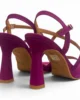 Sandalias moradas de tiras cruzadas Sandalias moradas de tiras cruzadas