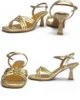 Sandalias doradas de tiras con tacón fino Sandalias doradas de tiras con tacón fino