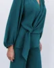 Conjunto de pantalón verde pato y blusa corta de crepe Conjunto de pantalón verde pato y blusa corta de crepe