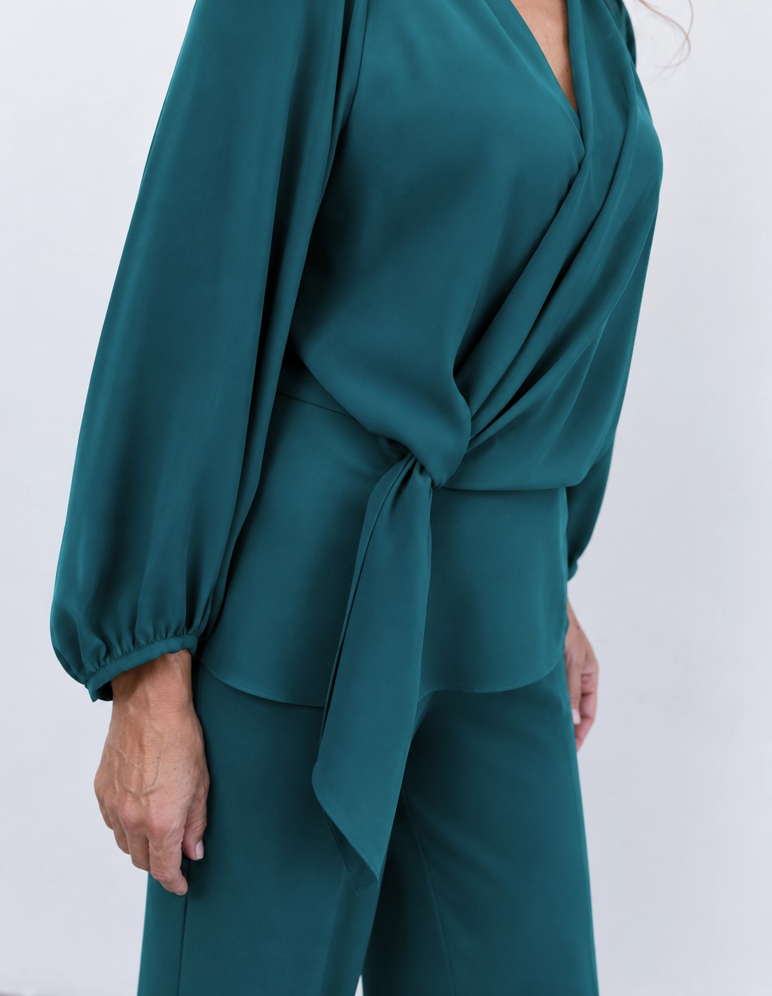 26562_pato1 copia Conjunto de pantalón verde pato y blusa corta de crepe