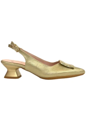 Zapato dorado con micotacón
