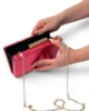 Clutch de polipiel carmesí metalizado Clutch de polipiel carmesí metalizado