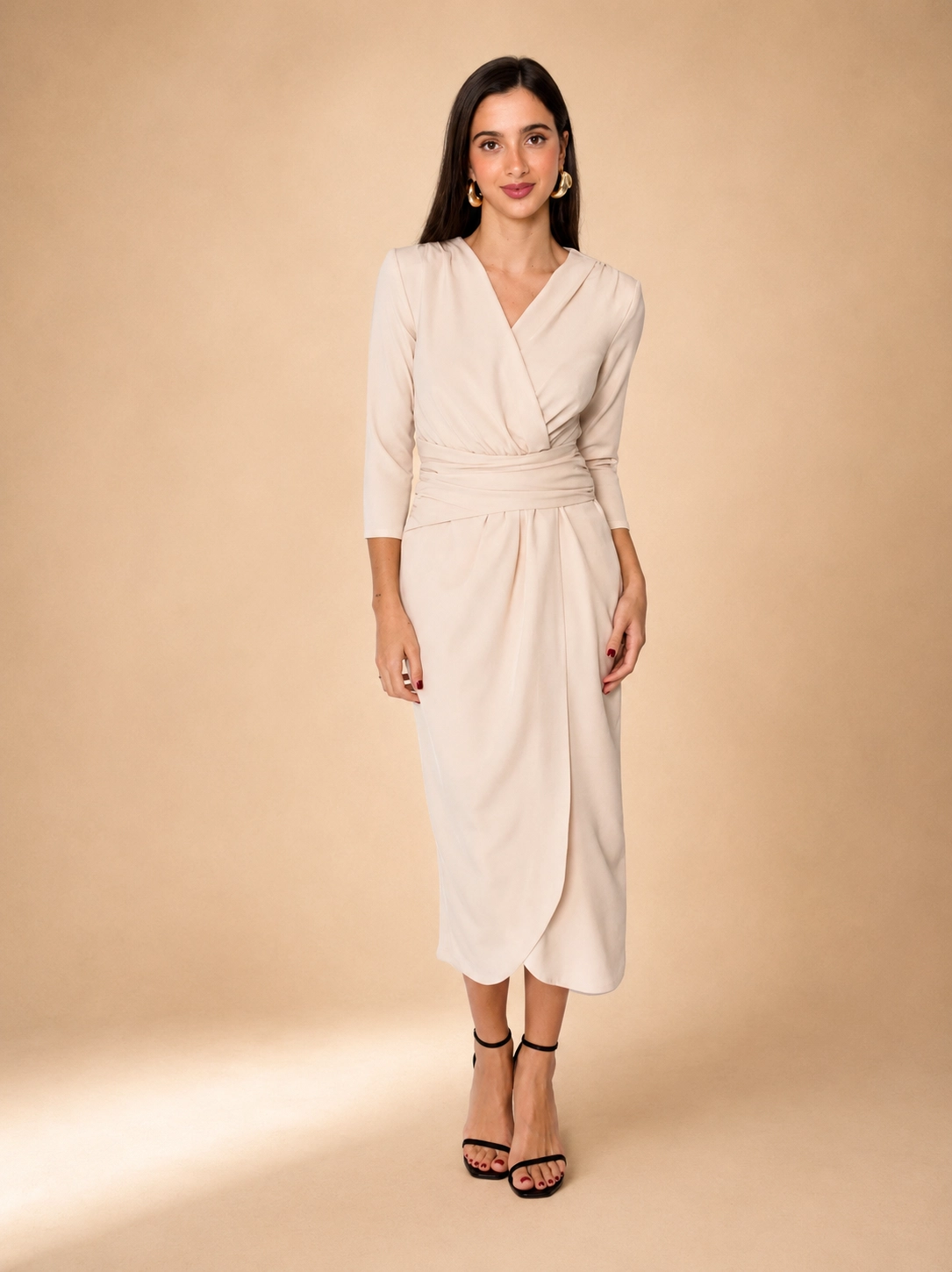 7759 (3) copia Vestido midi beige de crepe fino con falda cruzada