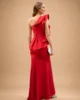 Vestido rojo largo asimétrico con volante Vestido rojo largo asimétrico con volante