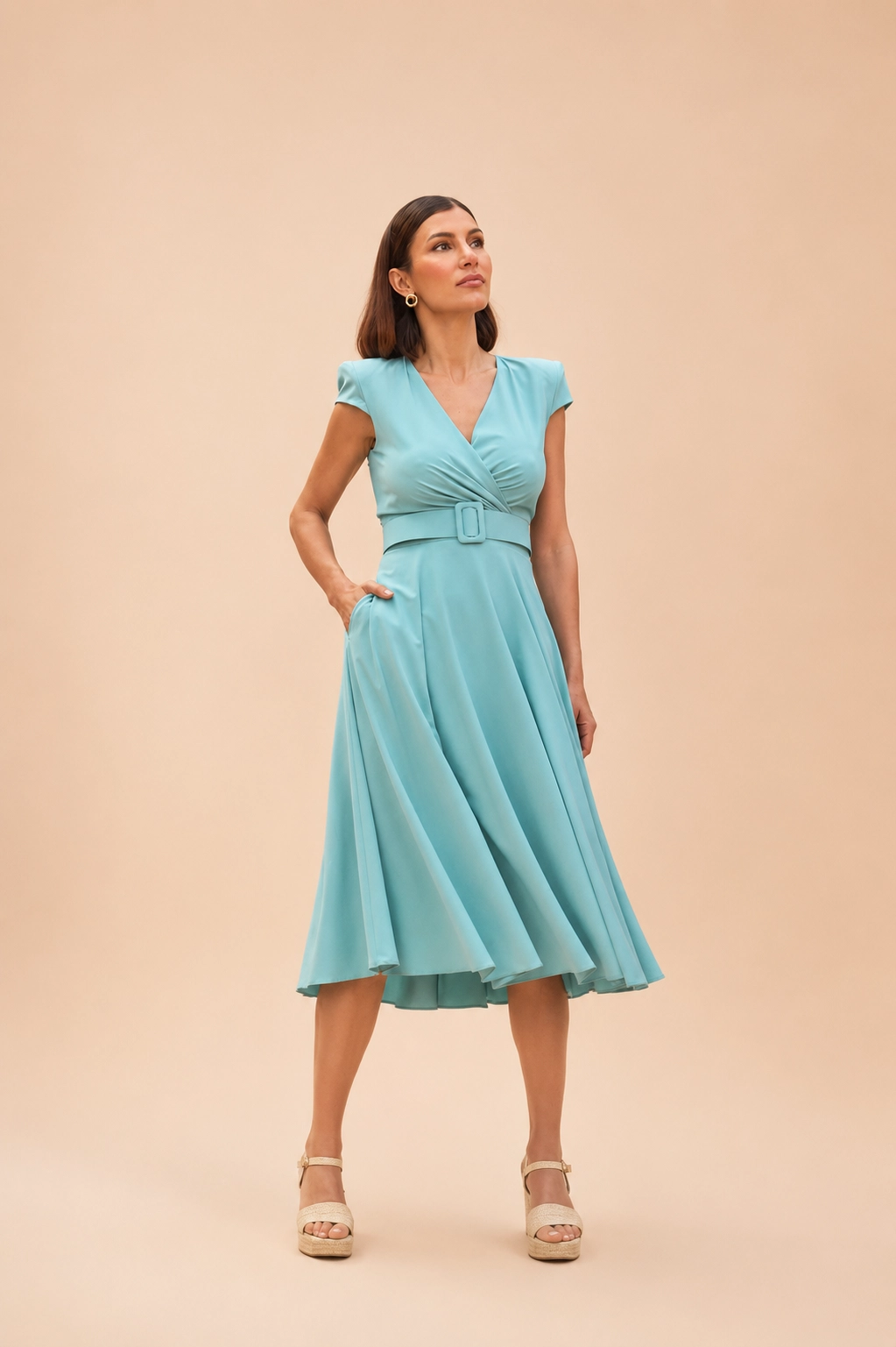N157_hielo copia Vestido midi verde con falda de vuelo y manga corta