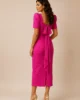 Vestido midi de brocado fucsia con espalda abierta y lazada de gasa Vestido midi de brocado fucsia con espalda abierta y lazada de gasa