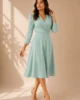 Vestido midi de crepé verde hielo con falda de capa Vestido midi de crepé verde hielo con falda de capa