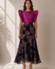 Conjunto de tafetán buganvilla y falda de organza bordada Conjunto de tafetán buganvilla y falda de organza bordada