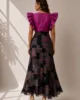Conjunto de tafetán buganvilla y falda de organza bordada Conjunto de tafetán buganvilla y falda de organza bordada