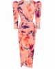 Vestido midi estampado salmón con escote cruzado y drapeado Vestido midi estampado salmón con escote cruzado y drapeado