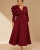 Vestido midi granate de crepé con flor maxi Vestido midi granate de crepé con flor maxi