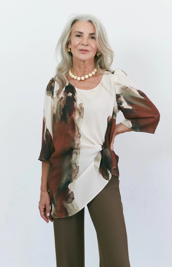 26175 (2) copia Conjunto marrón de pantalón y blusa estampada de georgette